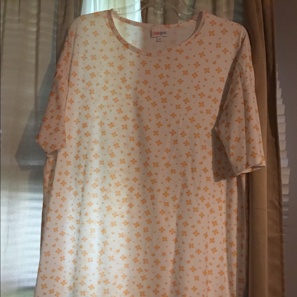 Lularoe top